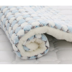 Soft Flannel Pet Mat dog Bed Winter Thicken Warm Cat Dog Blanket puppy Sleeping Cover Towel cushion for small Medium large dogs